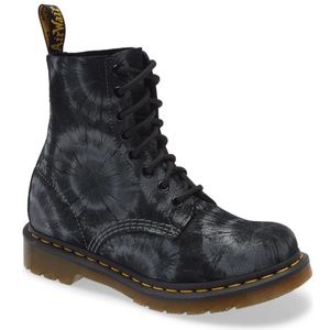 NIB $140 DR. MARTENS 1460 Pascal Tie Dye Boot in size 6US/4UK!
